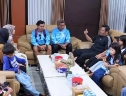 Wakil Bupati Barito Utara Lepas Atlet Batara Swimming Club yang Berlaga di Kejuaraan Tabalong